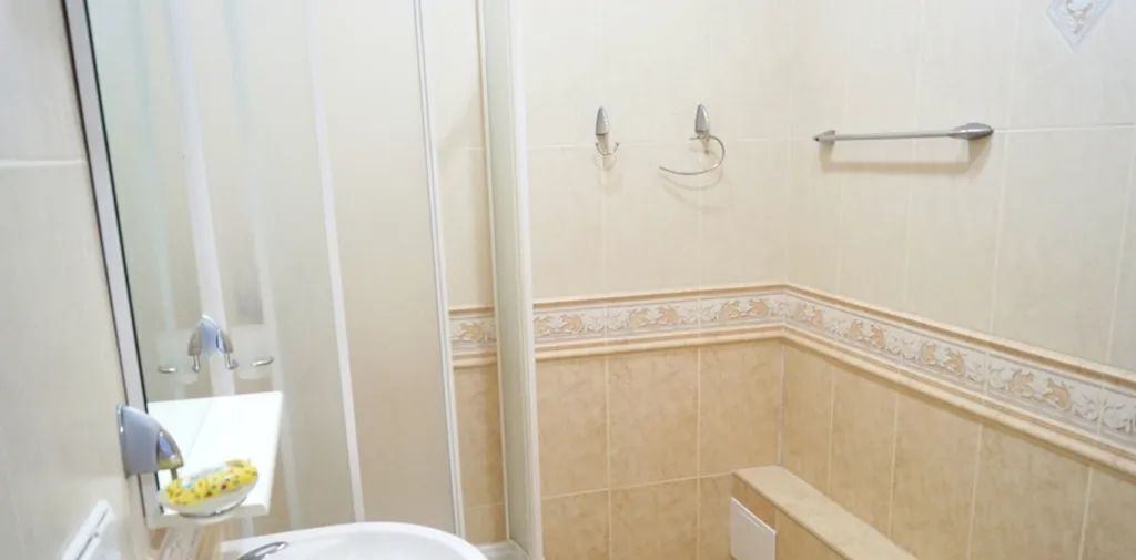 комната г Алушта ул Набережная 24г фото 3