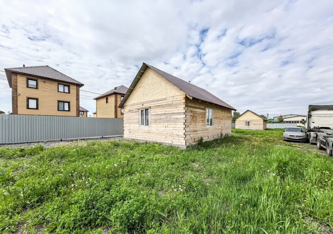 дом г Новосибирск р-н Кировский мкр-н 3-й Памирский фото 1