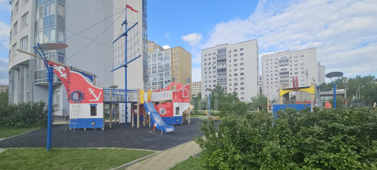 квартира г Екатеринбург р-н Верх-Исетский Динамо ВИЗ ул Юмашева 15 м-н фото 18