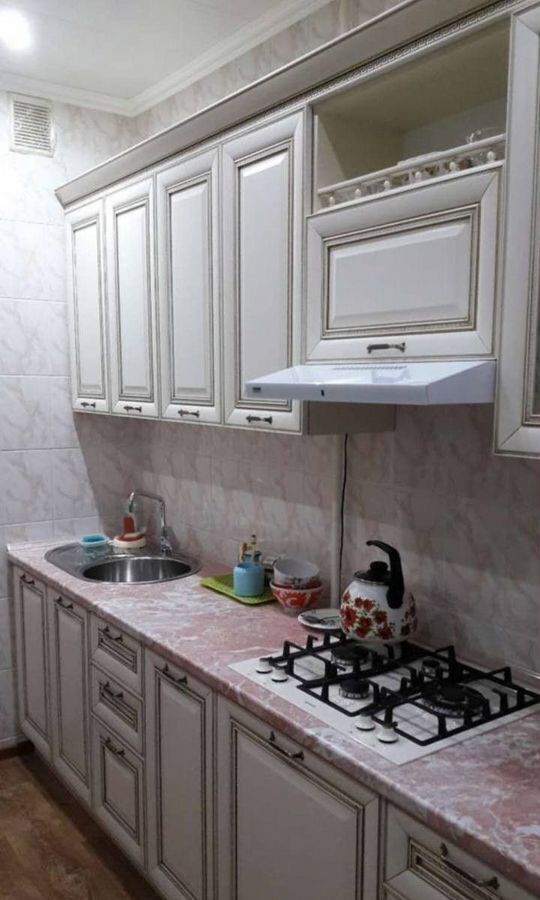 квартира г Астрахань р-н Кировский ул Баумана 11к/3 фото 1