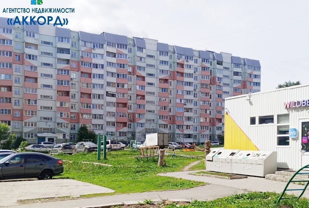 квартира г Барнаул р-н Октябрьский ул Чеглецова 54 фото 2