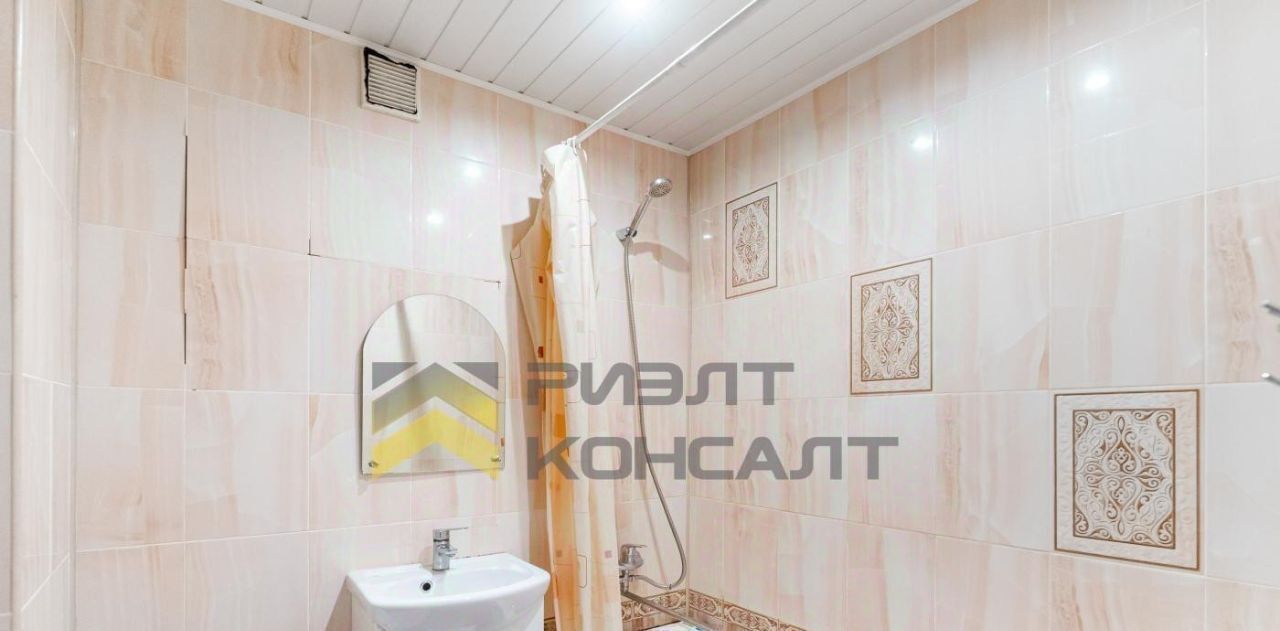 квартира г Омск р-н Кировский ул Дианова 8/5 фото 11