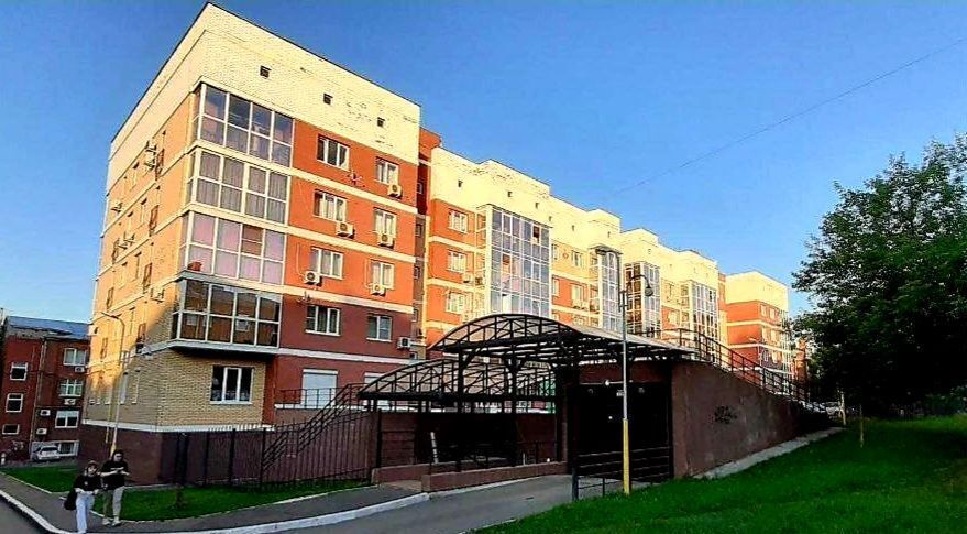 машиноместо г Ижевск р-н Индустриальный Центральный пл Им 50-летия Октября 6а фото 1