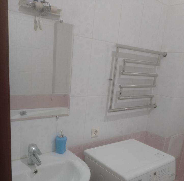квартира г Омск р-н Центральный ул Сазонова 33 фото 4