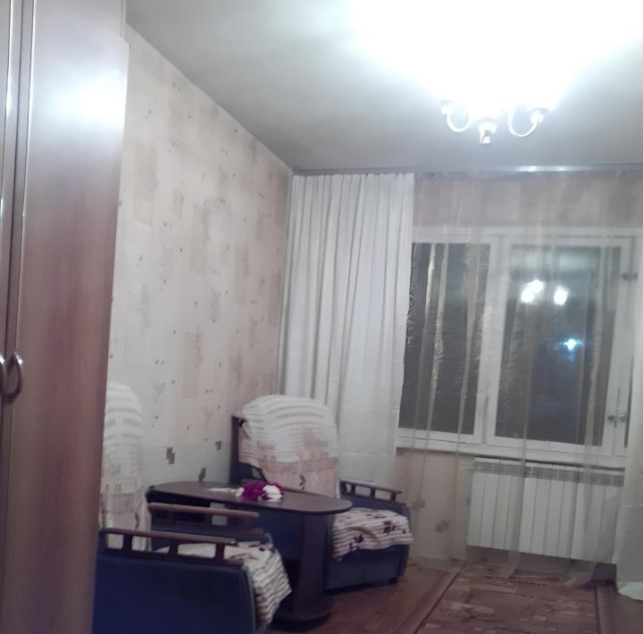 комната г Тольятти р-н Автозаводский б-р Орджоникидзе 7 5-й кв-л фото 1