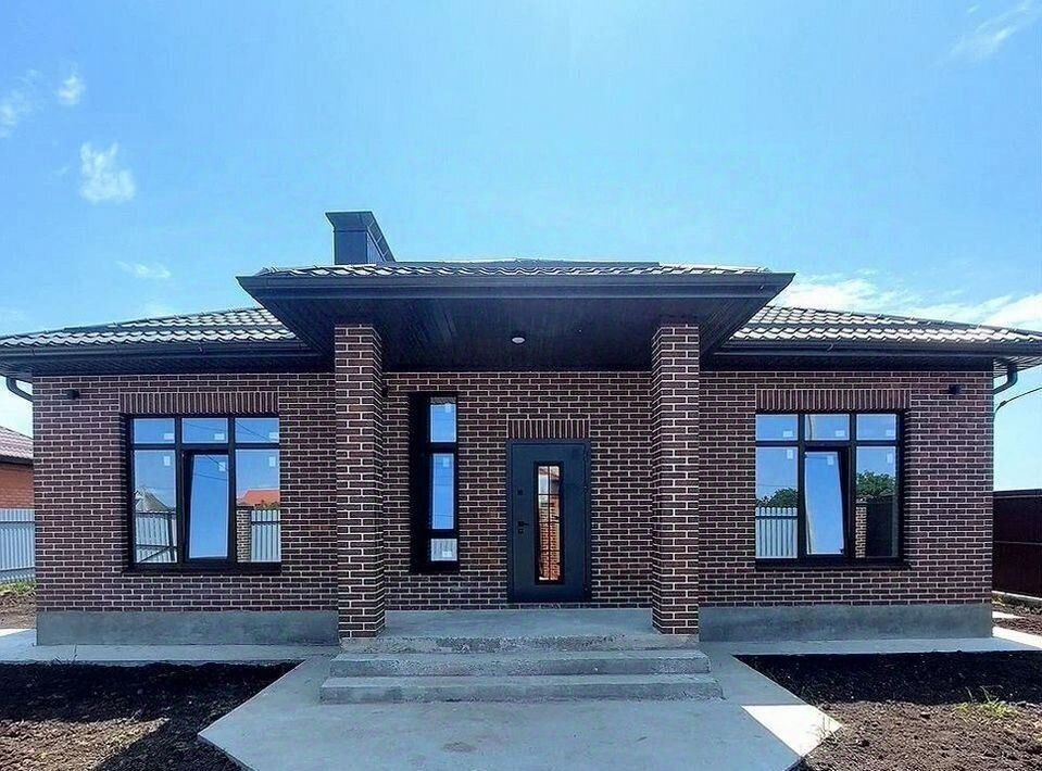 дом г Волгоград п Латошинка р-н Тракторозаводский ул Тополиная фото 1