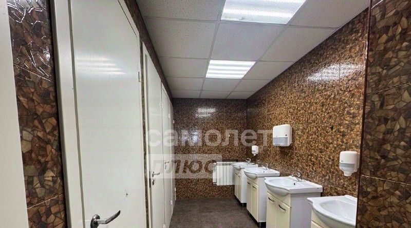 офис г Иркутск р-н Октябрьский ул Советская 176б фото 24