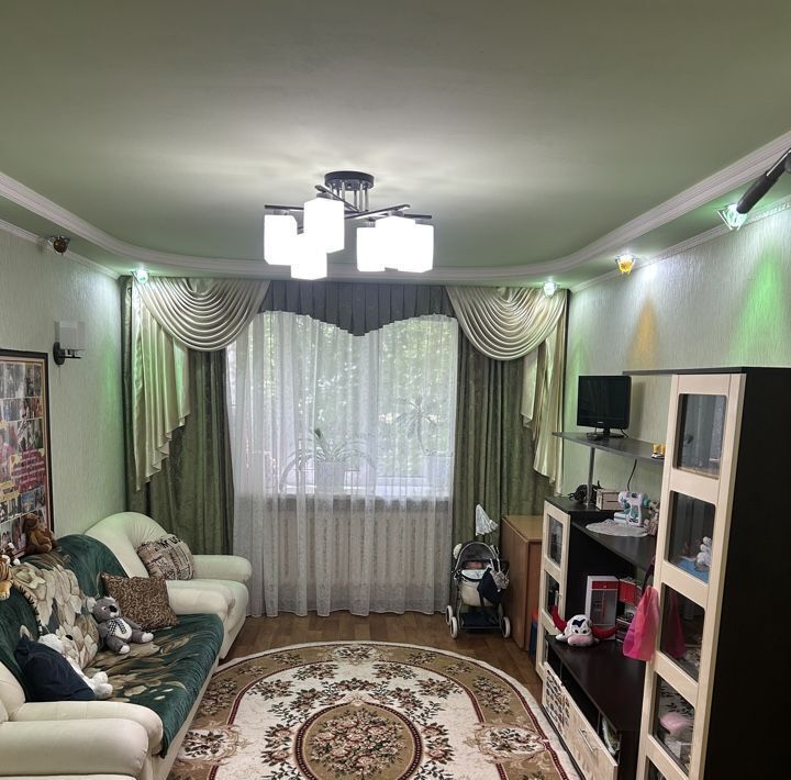 квартира г Жигулевск ул Ткачева 18 фото 1