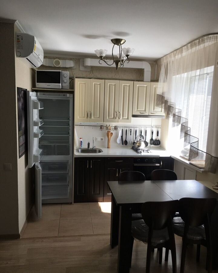 квартира г Волгоград р-н Центральный ул Комсомольская 18 фото 1