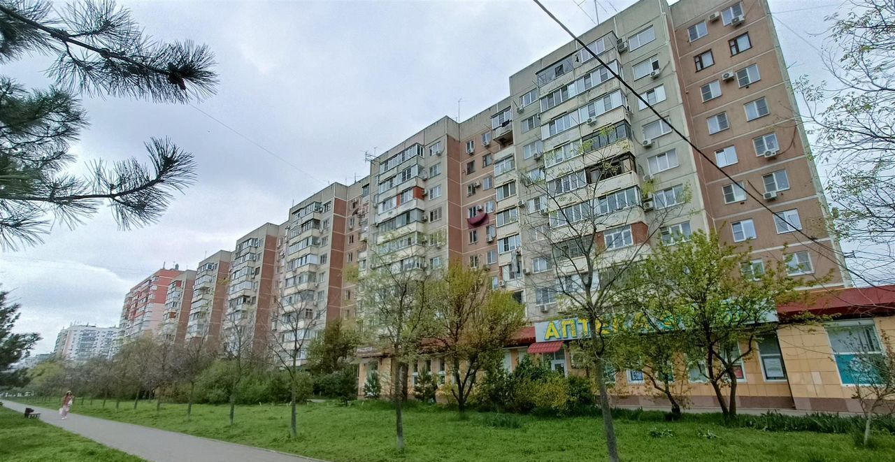 квартира г Краснодар р-н Западный пр-кт Чекистов 23 мкр-н Юбилейный фото 1