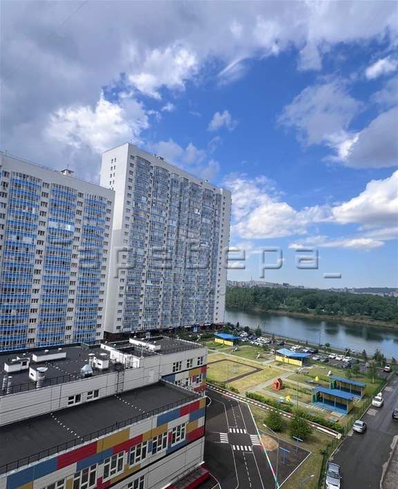 квартира г Красноярск р-н Свердловский ул Карамзина 6 фото 2