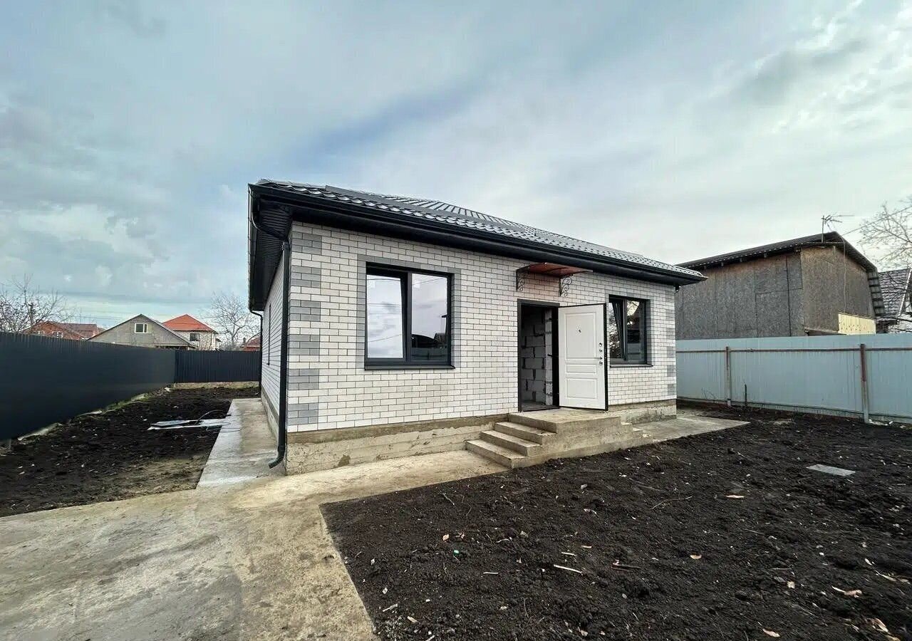 дом г Волгоград р-н Краснооктябрьский ул им. Крылова 104 фото 1