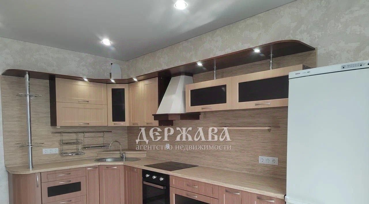 квартира г Старый Оскол р-н мкр Садовые кварталы 1 фото 1