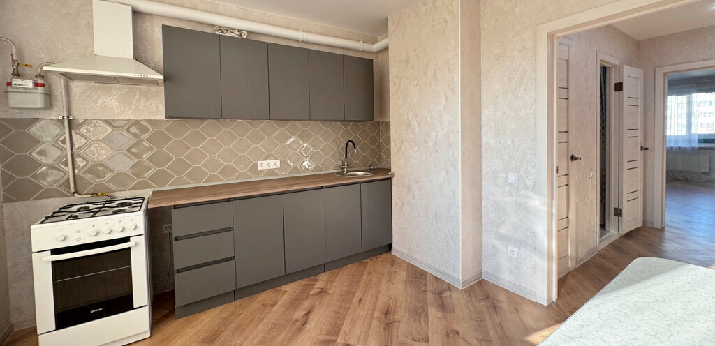 квартира г Саратов р-н Ленинский Солнечный ул Днепропетровская 18к/2 фото 1