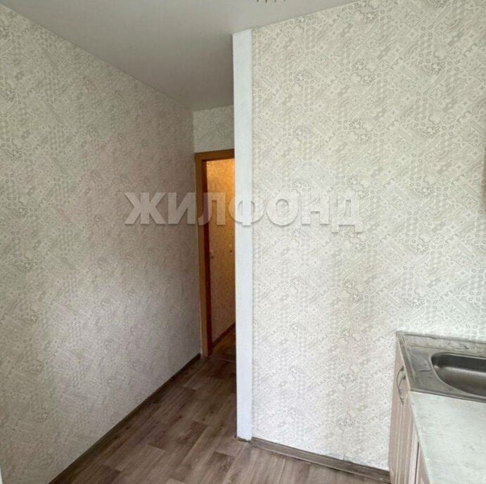 квартира г Новосибирск метро Площадь Гарина-Михайловского р-н Железнодорожный ул Челюскинцев 12 фото 2