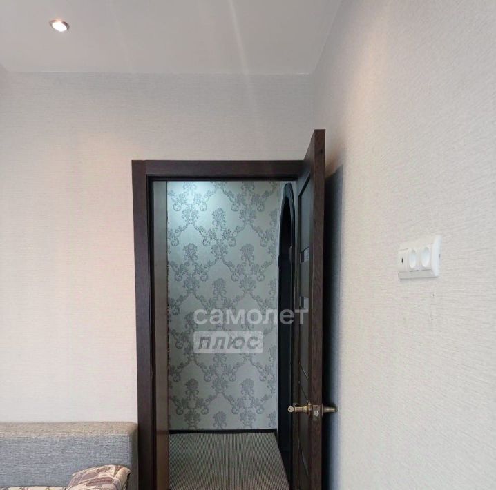 квартира г Омск р-н Кировский ул Дмитриева 2/1 фото 11
