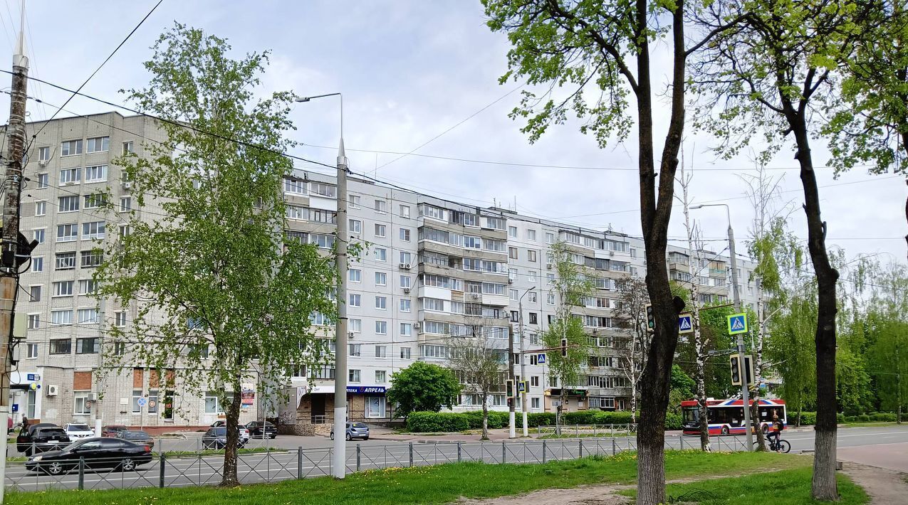 квартира г Брянск р-н Советский ул Крахмалева 13 фото 1