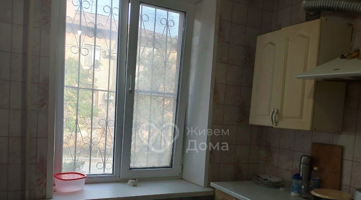 квартира г Волгоград р-н Дзержинский ул Ангарская 27 фото 2