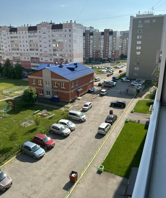 квартира г Барнаул р-н Индустриальный ул Сергея Ускова 8 фото 2
