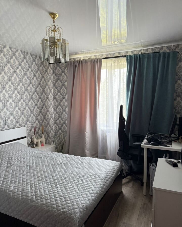 квартира г Тольятти р-н Автозаводский 10-й квартал б-р Луначарского 21 фото 2