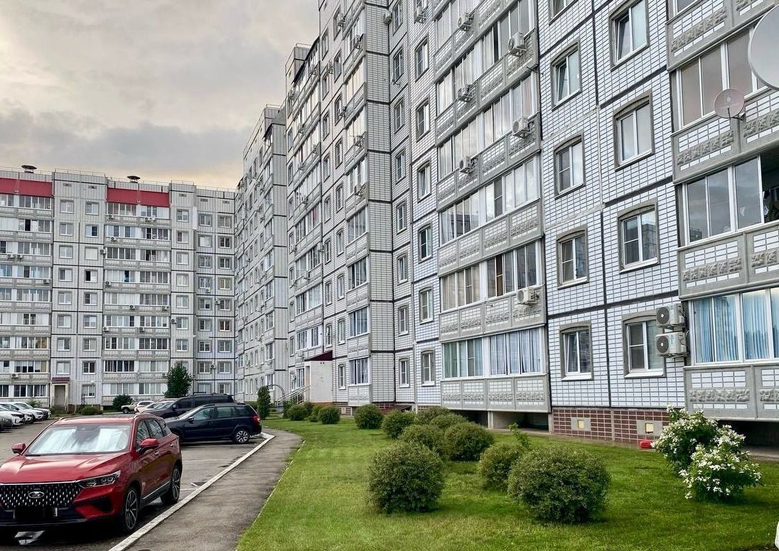 квартира г Тольятти р-н Автозаводский 14Б квартал ул 40 лет Победы 61в фото 1