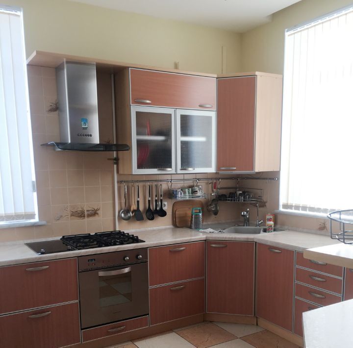 квартира г Омск р-н Кировский ул Суворова 82к/5 фото 3