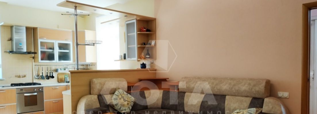 квартира г Омск р-н Кировский ул Суворова 82к/5 фото 2