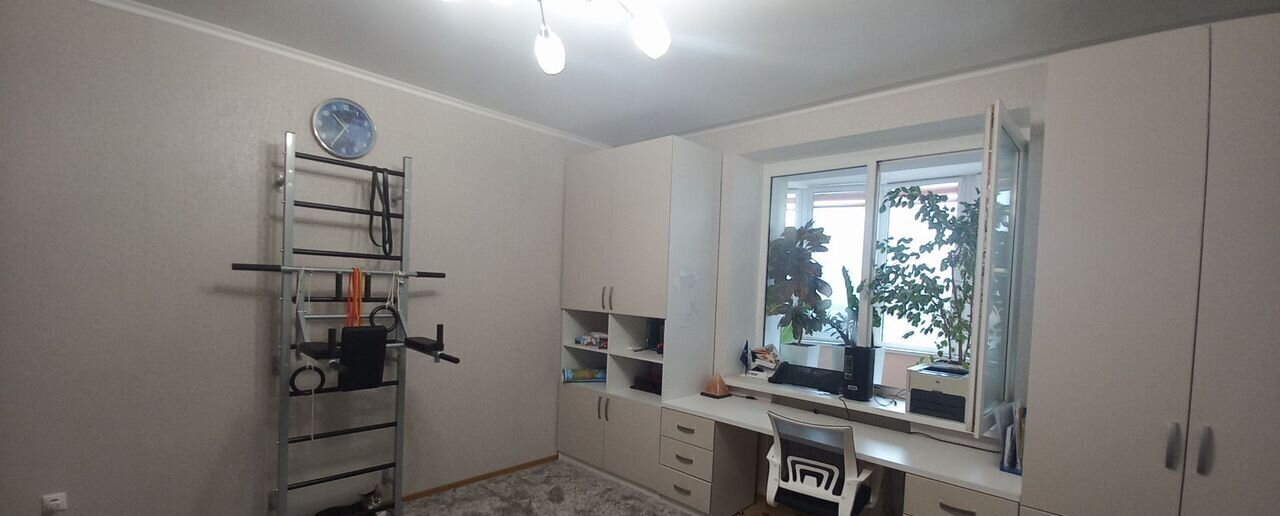 квартира г Саратов р-н Кировский ул им Кутякова И.С. 34/36 фото 17
