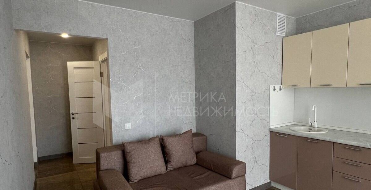 квартира г Тюмень р-н Восточный ул Валентины Трофимовой 1 фото 3