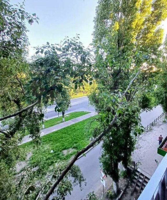 комната г Саратов улица имени А. П. Шехурдина, 58 фото 1