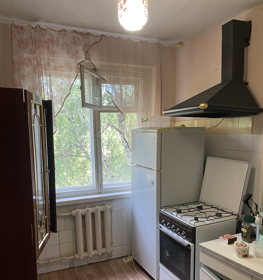квартира г Саратов ул Белоглинская 21/31 фото 1