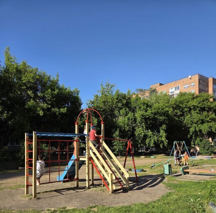 квартира г Омск р-н Кировский ул Дианова 26 фото 18