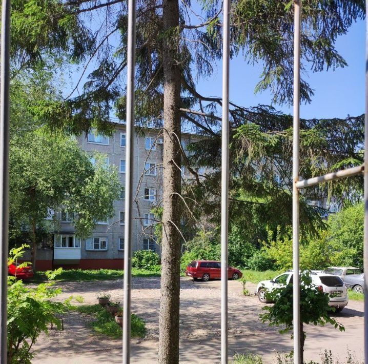 квартира г Омск р-н Октябрьский ул Ермолаева 10 фото 4