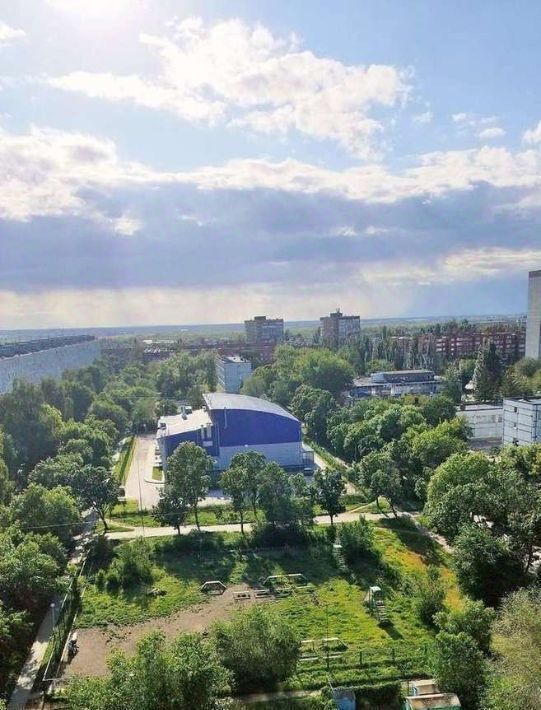 квартира г Тольятти р-н Автозаводский ул Революционная 16 фото 4