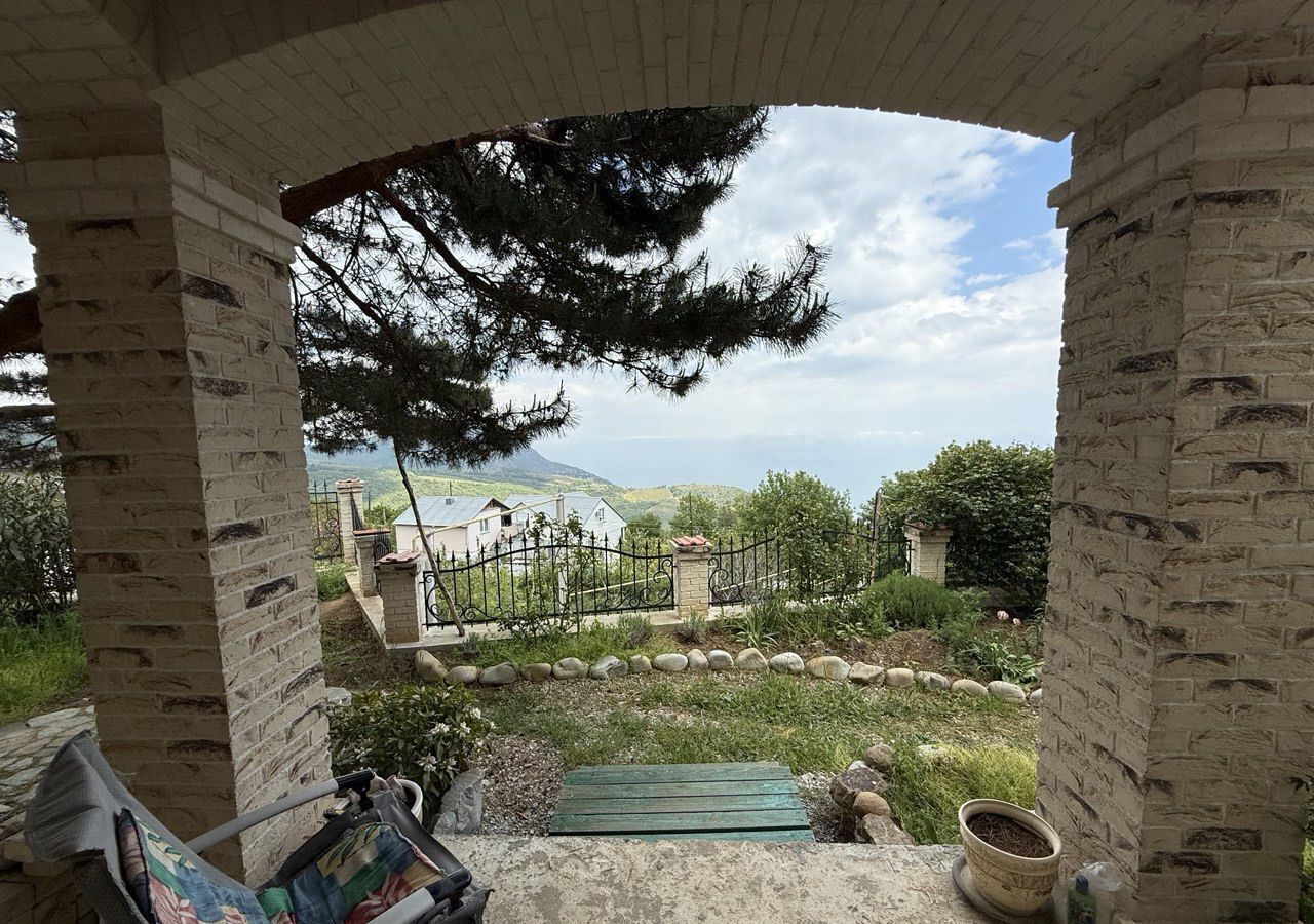 дом г Алушта с Малый Маяк ул Скалистая 10 фото 8