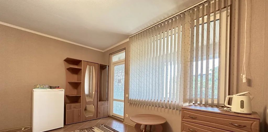 комната г Феодосия ул Революционная 31а фото 9
