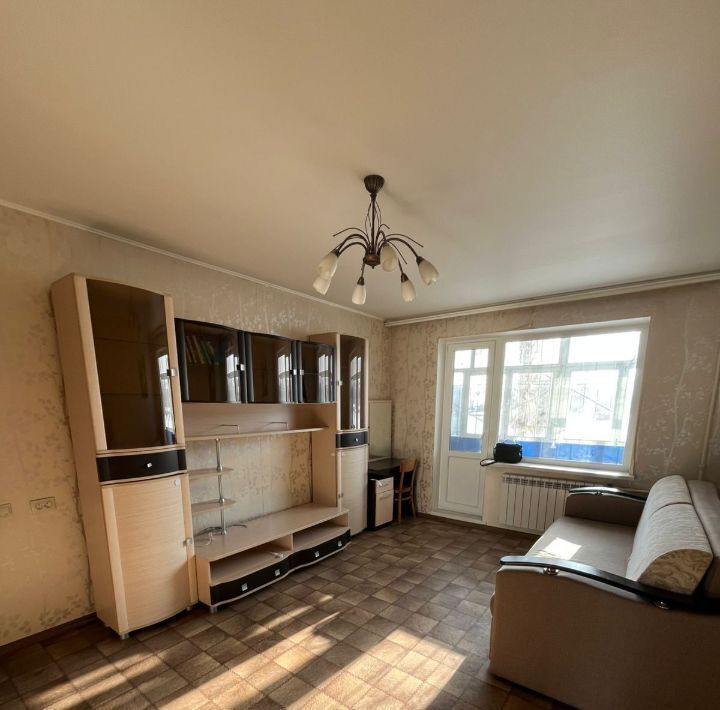 квартира г Саратов р-н Заводской ул. Имени Г. К. Орджоникидзе, 12А фото 1