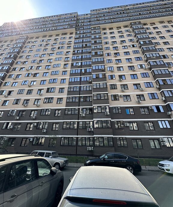 квартира г Краснодар ул им. Евгении Жигуленко 13к/2 фото 2