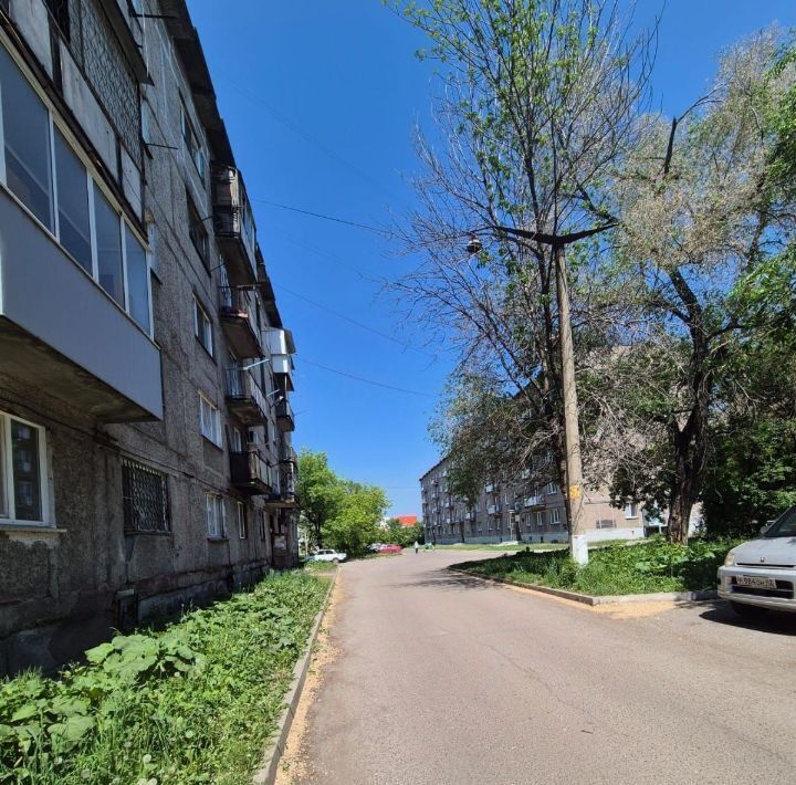 квартира г Новокузнецк р-н Заводской ул Микрорайон 13 8 фото 1