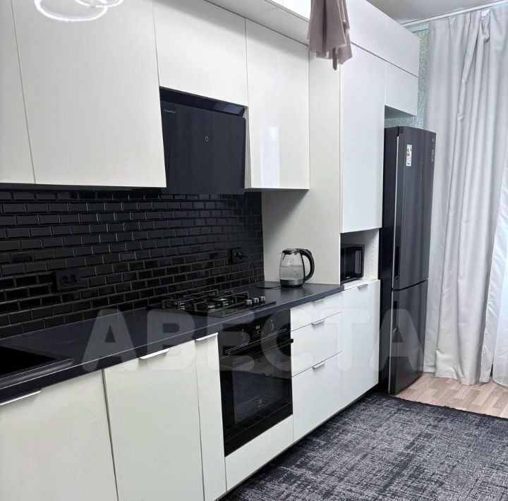 квартира г Омск р-н Центральный проезд 1-й Амурский 5к/4 фото 9