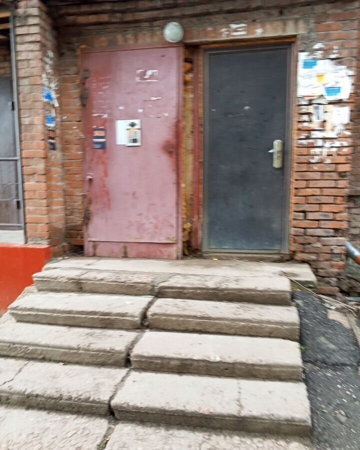 комната г Омск р-н Центральный ул Декабристов 155 фото 3