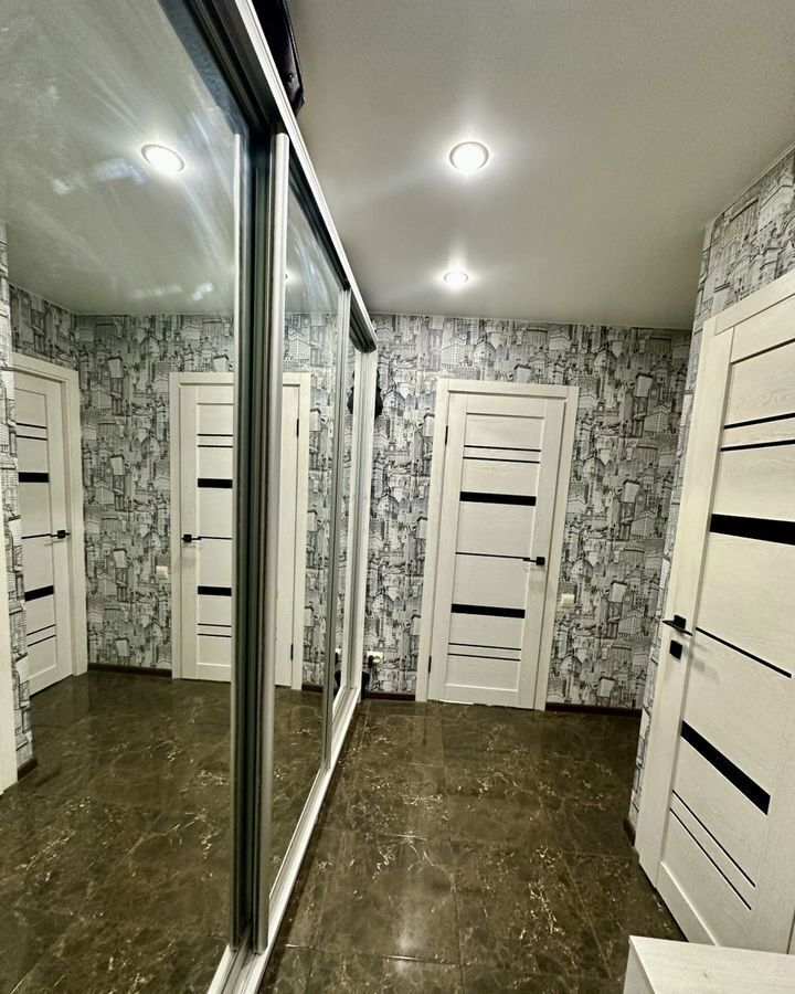 квартира г Волгоград р-н Дзержинский ул Космонавтов 61 фото 2