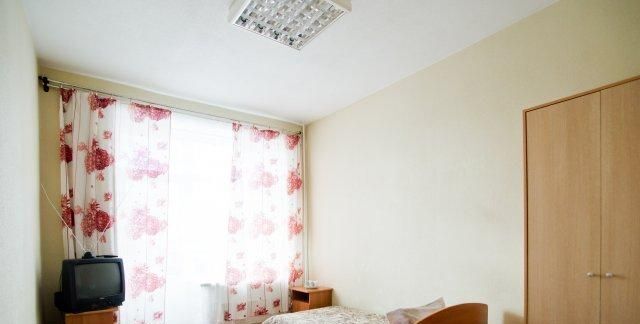 комната г Киров р-н Первомайский ул Карла Маркса 10 фото 1