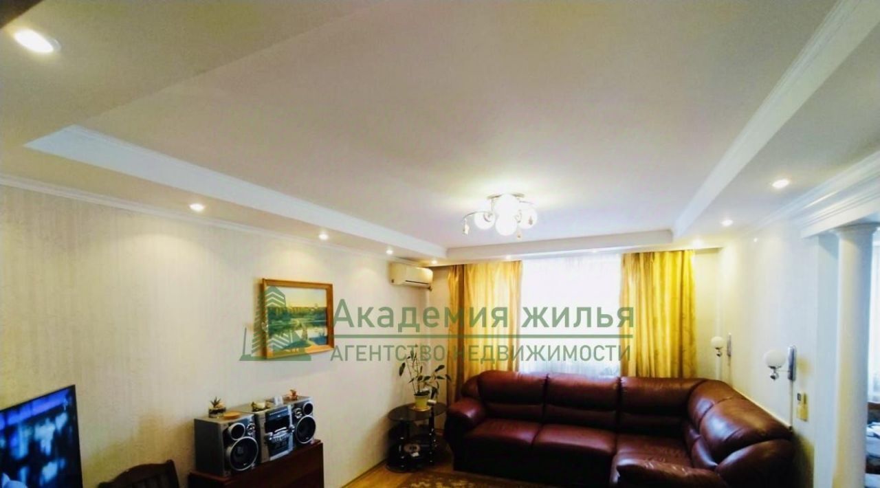 квартира г Саратов р-н Волжский ул Усть-Курдюмская 7г фото 4