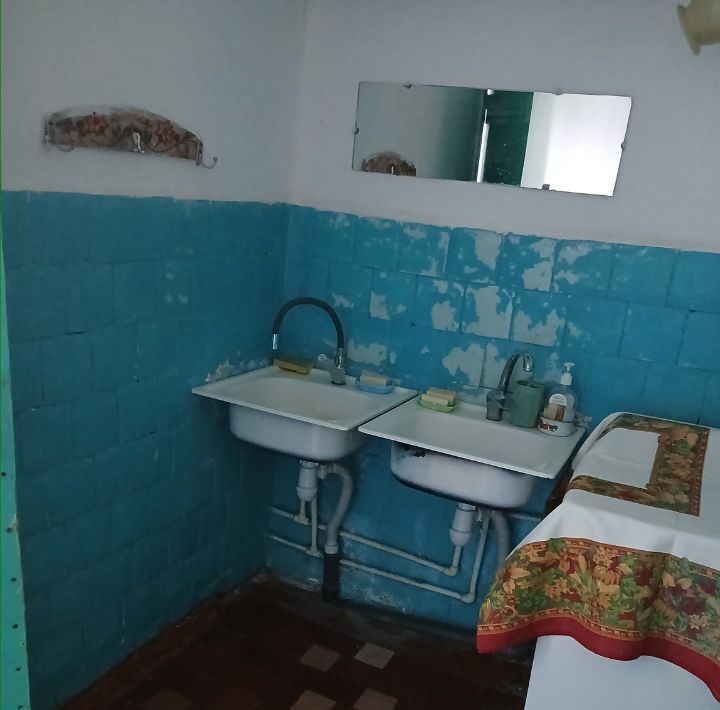 комната р-н Тихорецкий г Тихорецк ул Калинина 28 фото 4