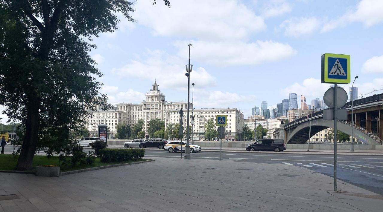 квартира г Москва метро Смоленская наб Смоленская 2а фото 17