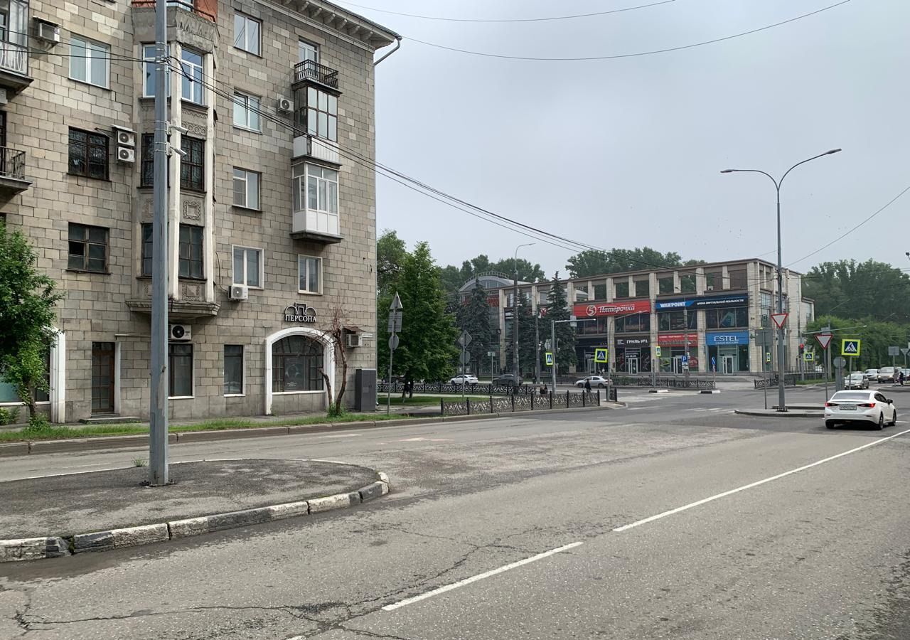 свободного назначения г Новокузнецк р-н Центральный пр-кт Металлургов 17 фото 4