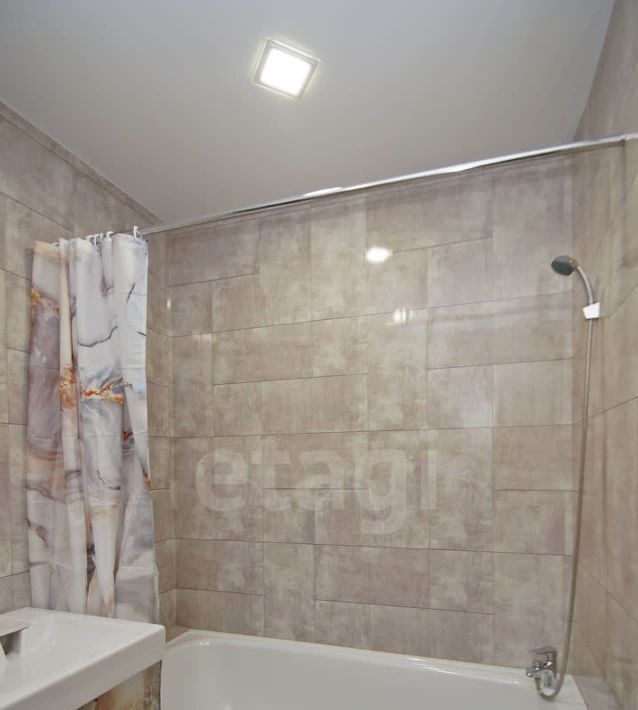 квартира г Омск р-н Центральный ул 21-я Амурская 25к/4 фото 1