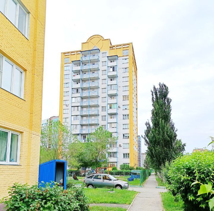 квартира г Омск р-н Кировский б-р М.М.Кузьмина 9 фото 1