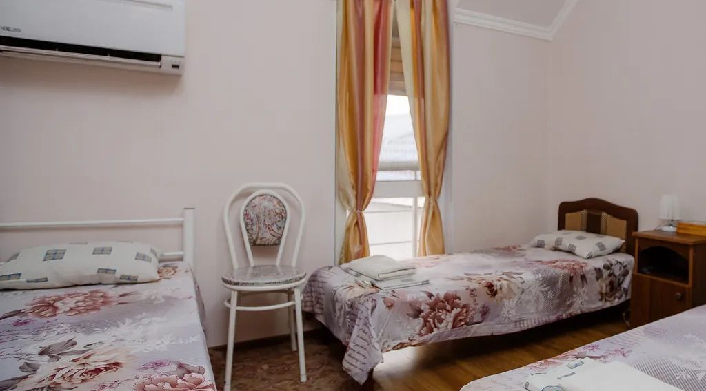 комната г Геленджик с Кабардинка ул Партизанская 33 фото 1